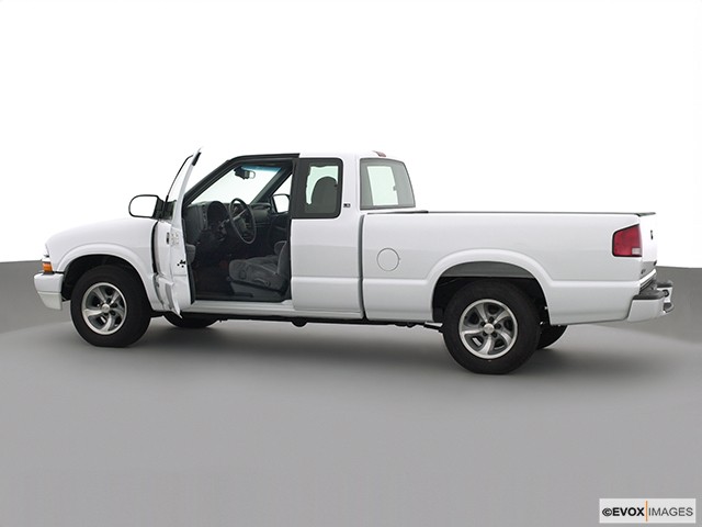 2002 Chevrolet S 10 Read Owner And Expert Reviews Prices