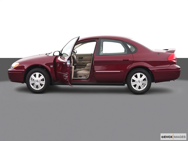 2004 Ford Taurus Photos Interior Exterior And Color Options