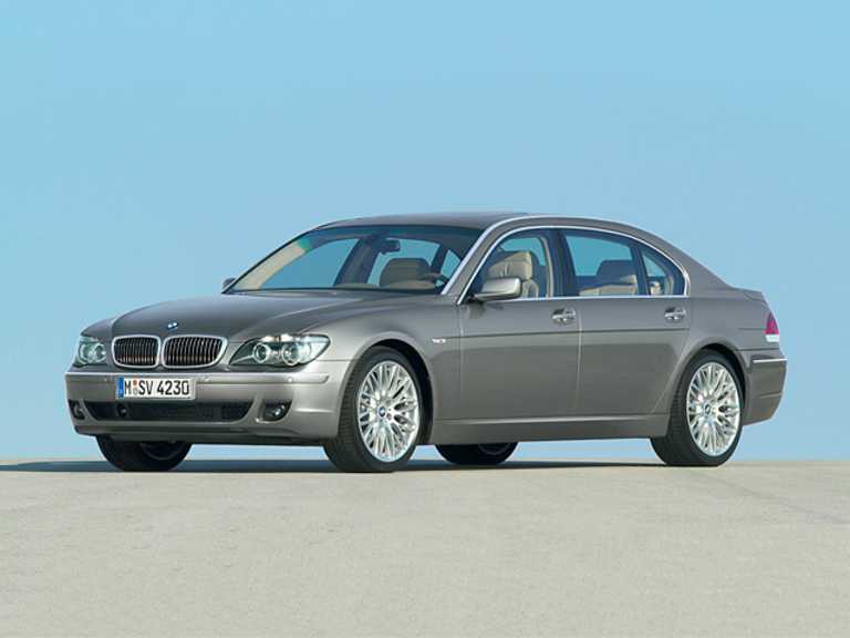 Gray 2008 BMW 7 Series From Front-Driver Side