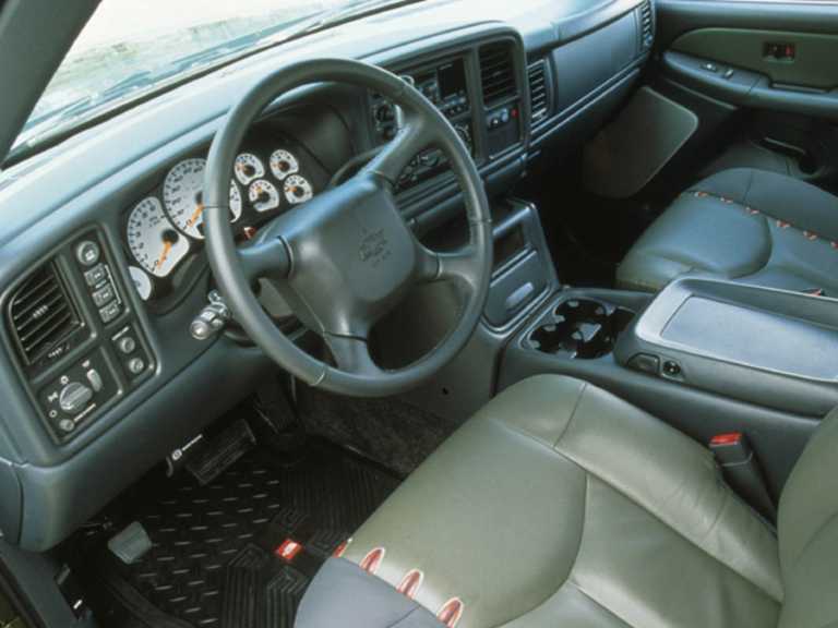 2002 Chevrolet Avalanche Photos Interior Exterior And