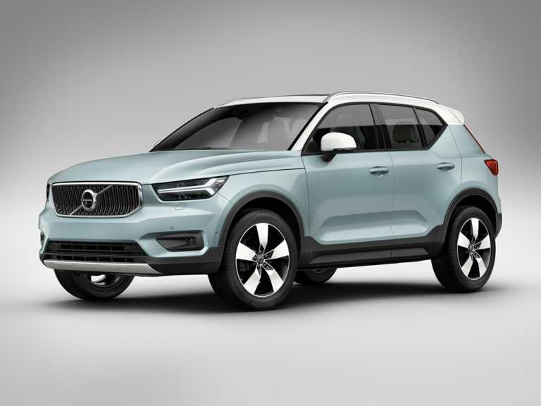 2020 Volvo XC40 From Front-Driver Side